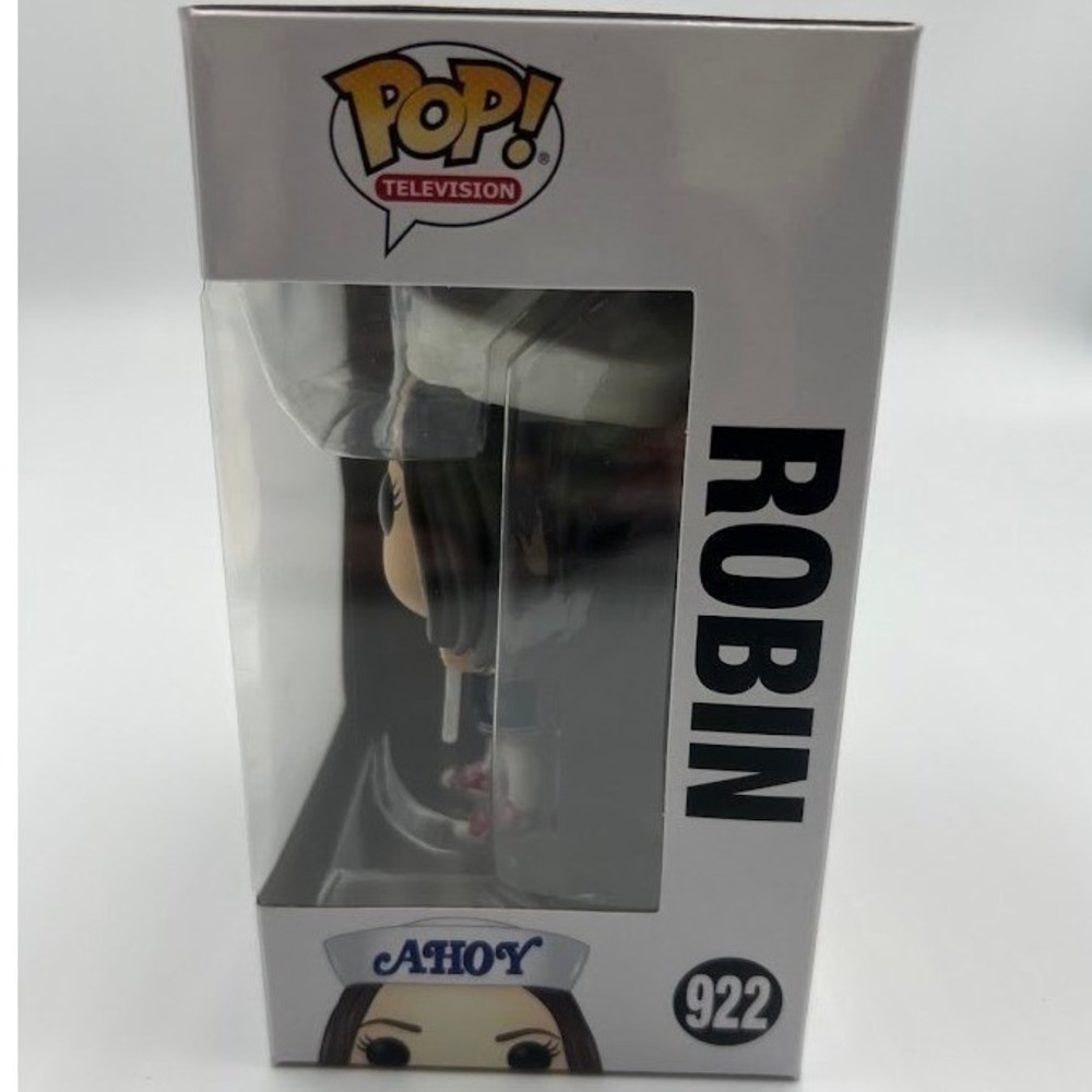 Funko Pop Stranger Things Robin 922 Vinyl Figure Sailor Outfit AHOY New - Picture 5 of 7